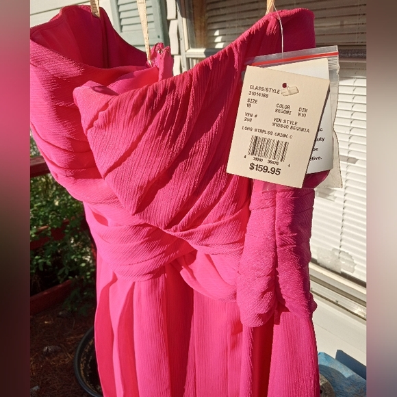 Size 18 Davids Bridal Long Strapless Crink C Color Begoni Dim W10 31014188 - Picture 2 of 9